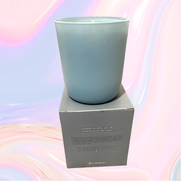 Wakeheart Kickback Scented Candle Lavender Ocean Driftwood Fresh Linen 8 Oz - Picture 5 of 11